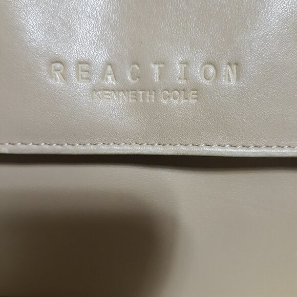 Reaction Kenneth Cole Bag - Picture 2 of 5